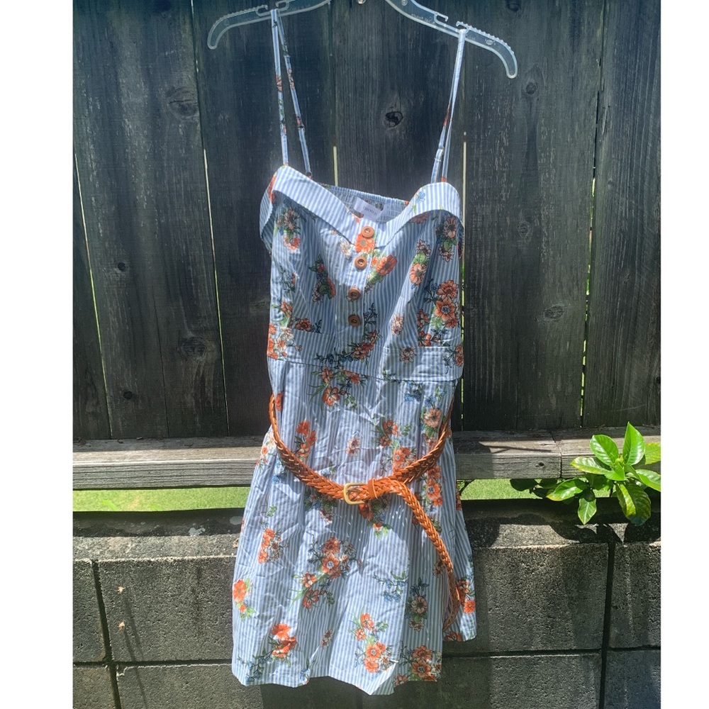 Forever 21 floral dress with belt NWT